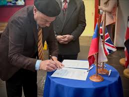 Firma de convenio de colaboración entre Instituto Chileno Británico de Cultura de Concepción y Corporación Teatro Pencopolitano.